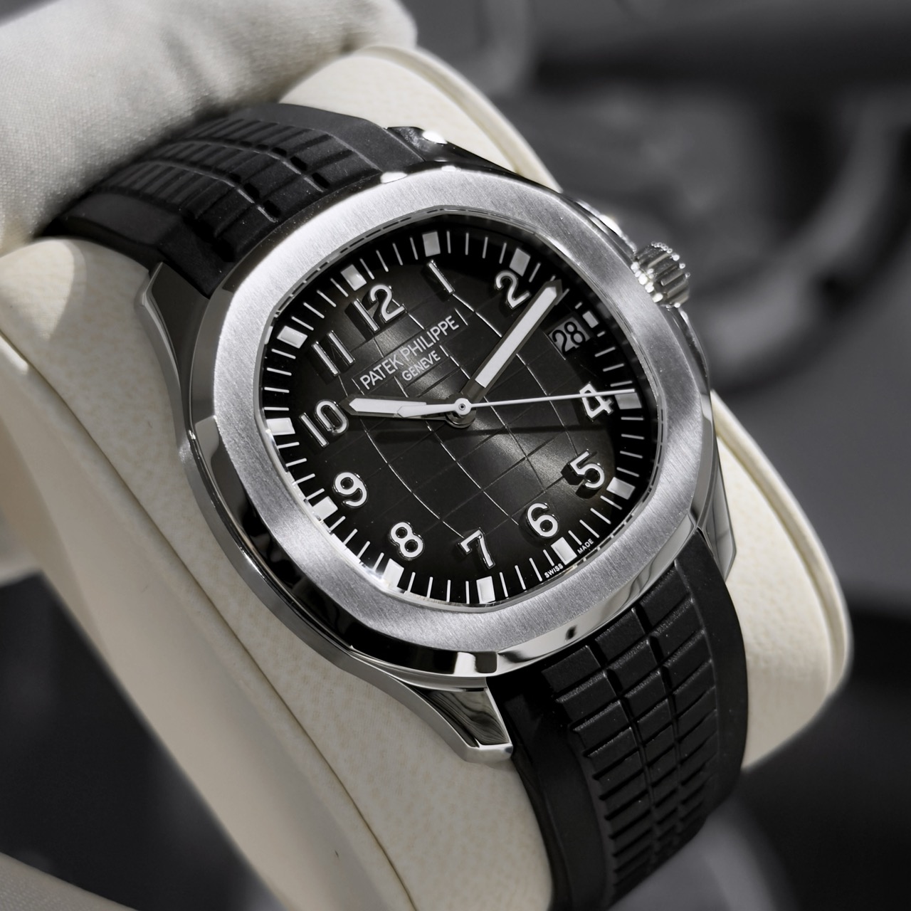 Купить Patek Philippe Aquanaut ref 5167A-001 в Киеве
