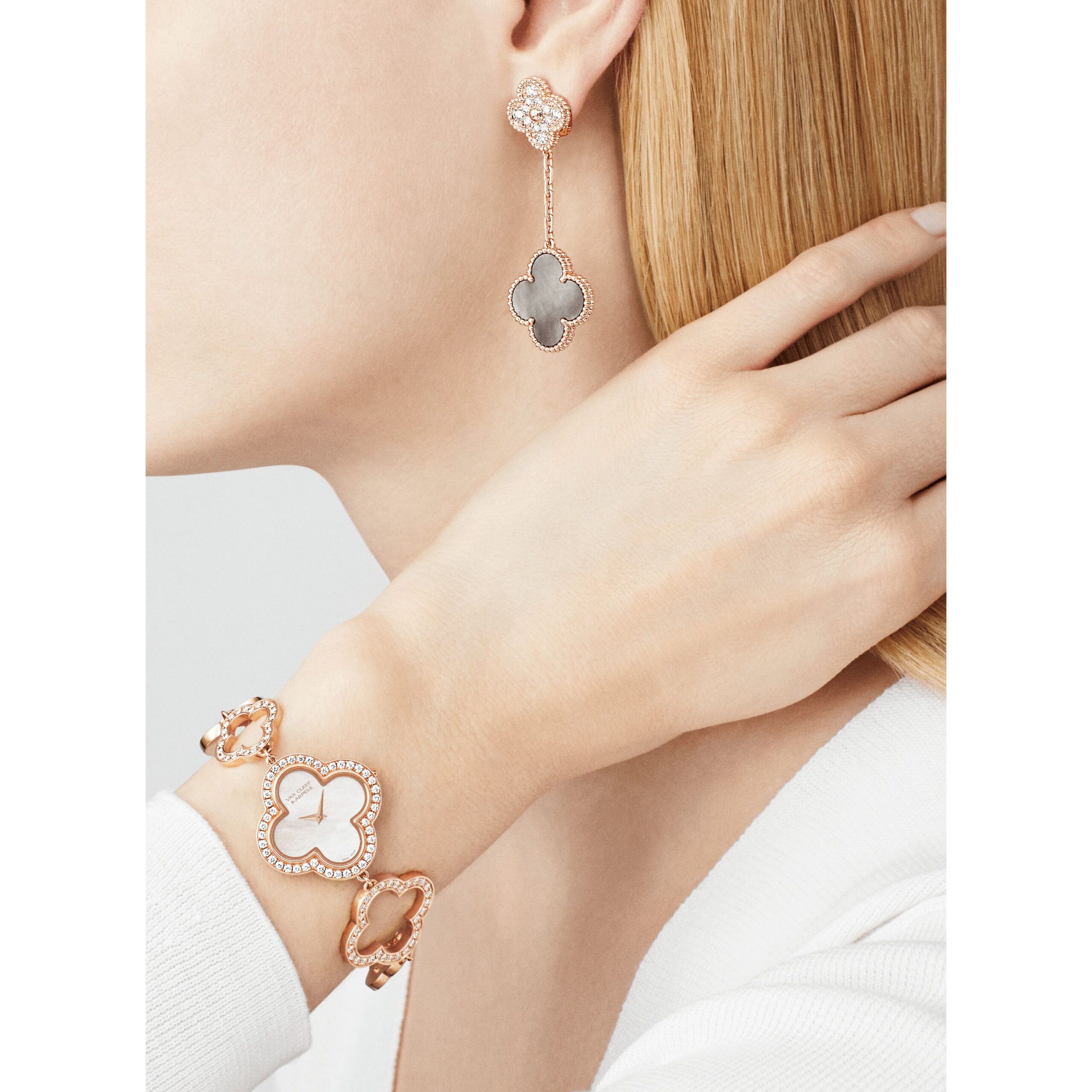 Купити годинник Van Cleef & Arpels Alhambra Watch Small Model ref. VCARN5KC00 в Києві