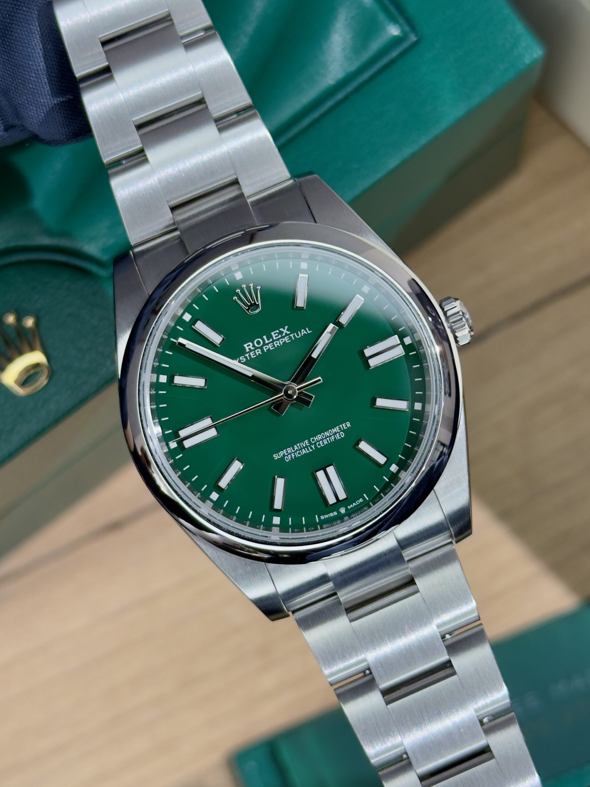 Купить новые часы Rolex Oyster Perpetual 41 Green Ref. 124300-0005
