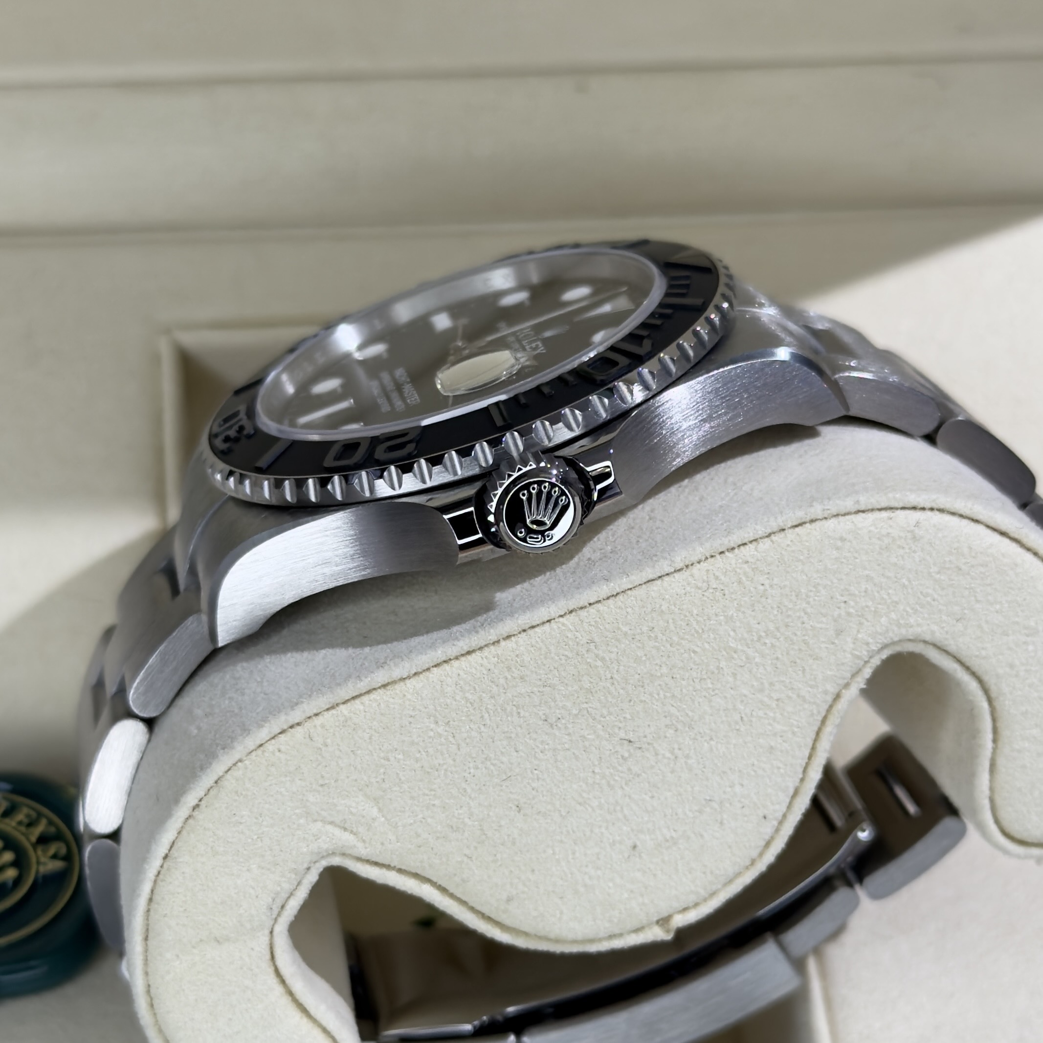 часы Yacht-master, система Triplock, материал - титан