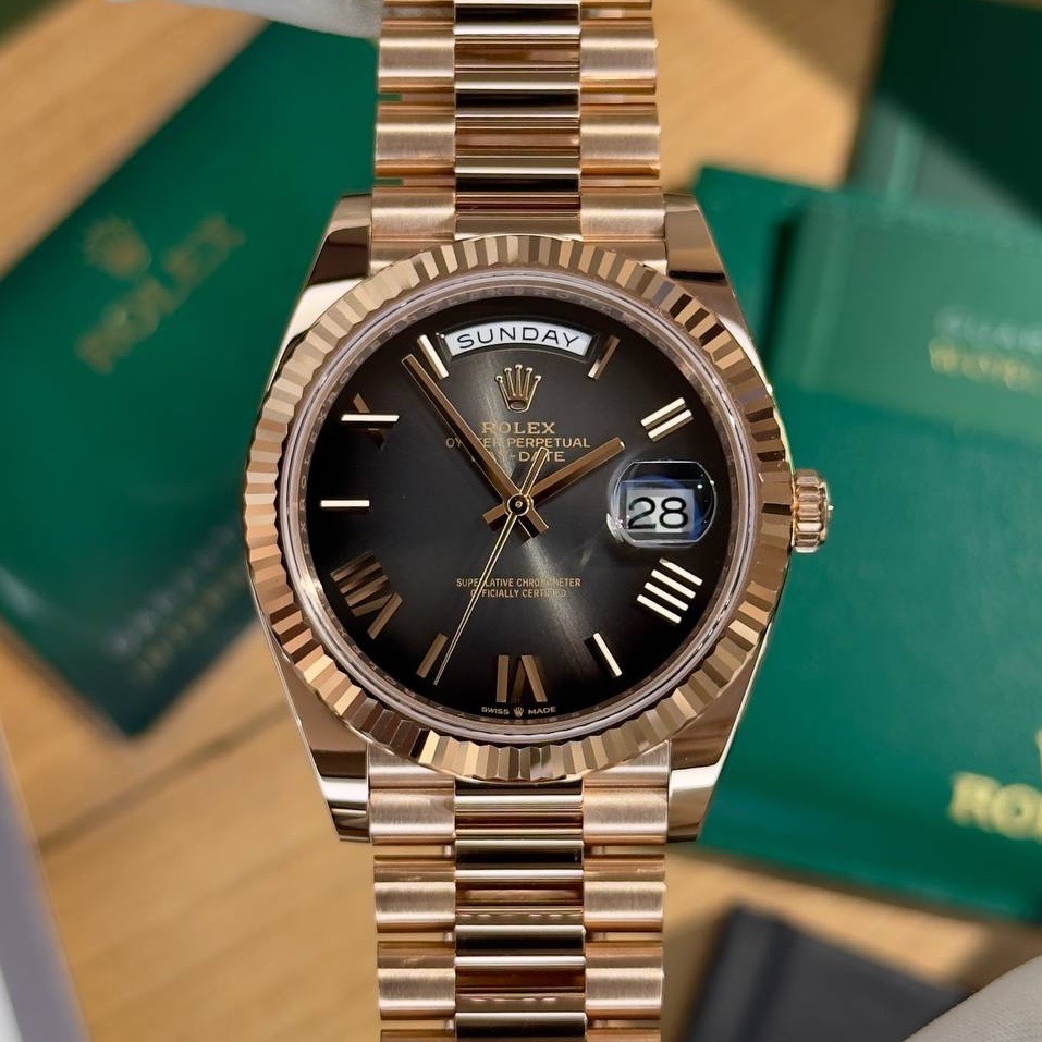 Купить золотые часы Rolex Day-Date 40 Ombré 228235 Киев