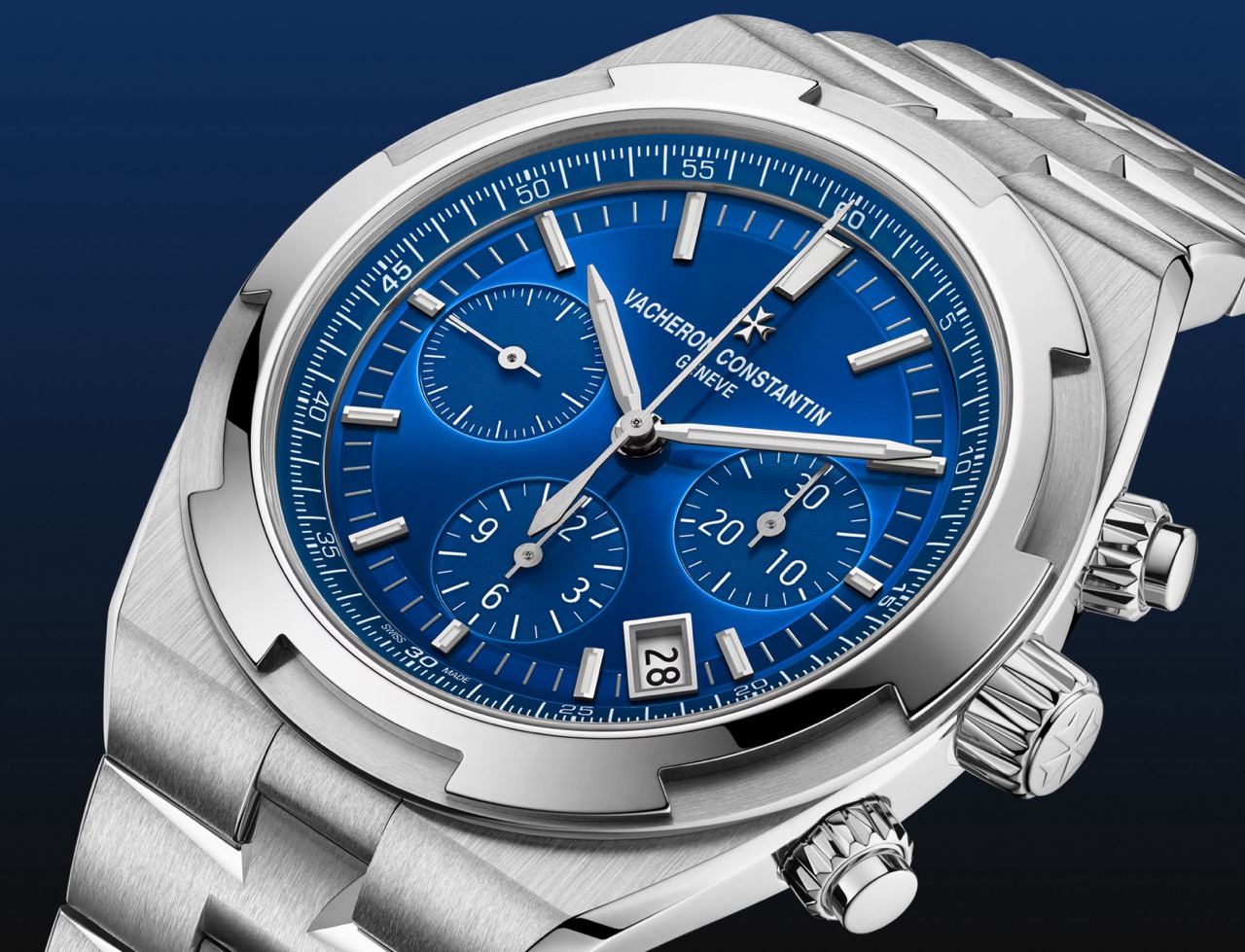 Історичні та сучасні моделі Vacheron Constantin Overseas на фоні мальтійського хреста