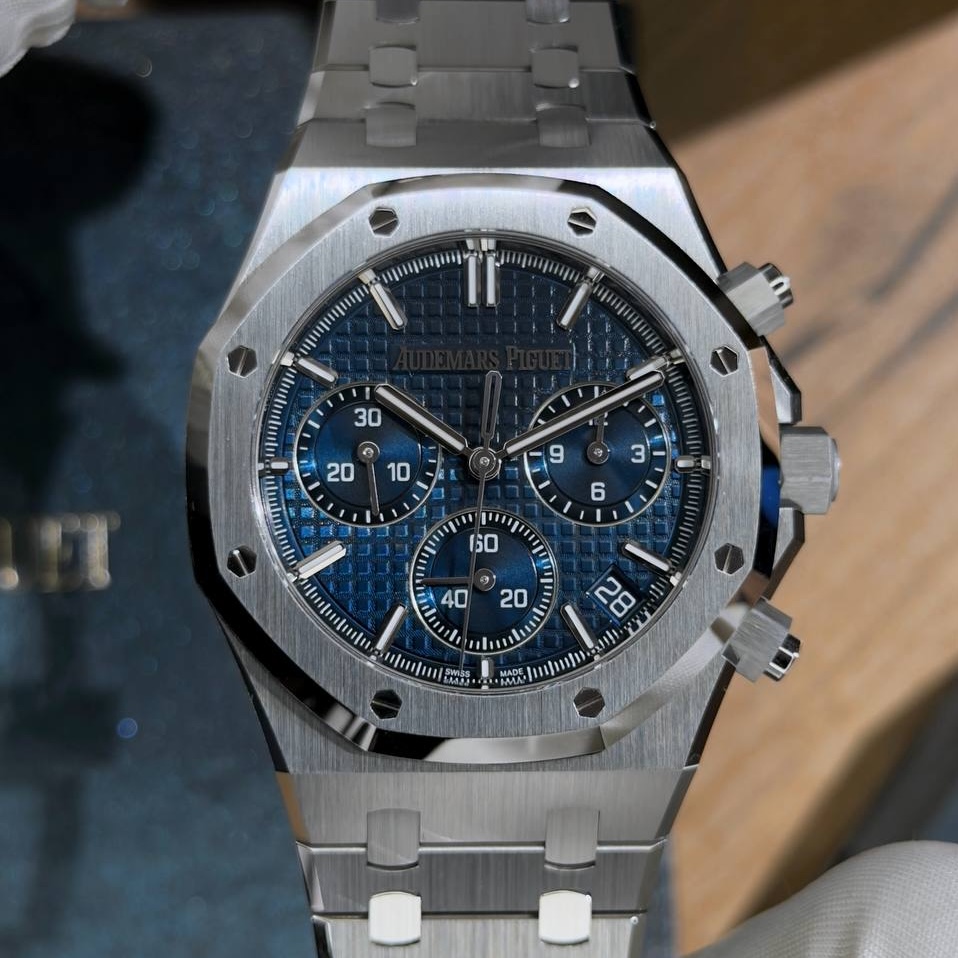 Новый Часы Audemars Piguet Royal Oak Selfwinding Chronograph “Bleu Nuit, Nuage 50” Ref. 26240ST.OO.1320ST.05 купить