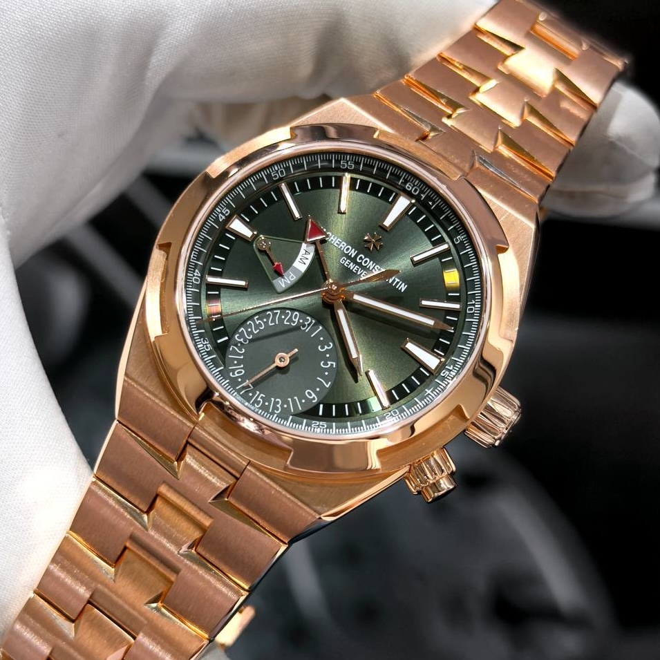 Купить часы Vacheron Constantin Overseas Dual Time Sunburst Green Ref. 7920V/210R-B965 Киев